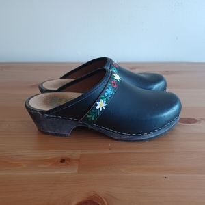 Tessa Clogs, Leather With Floral Embroidery, Made in Sweden, Size 41